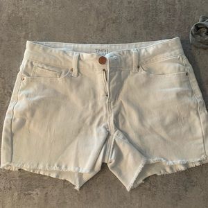 White shorts size 4